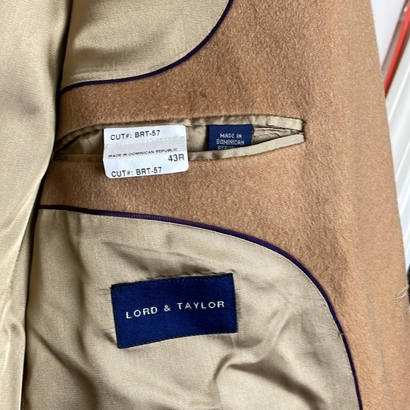 Lord And Taylor 100% Cashmere Two Button Camel Colored Blazer Size 43R - Picture 5 of 11
